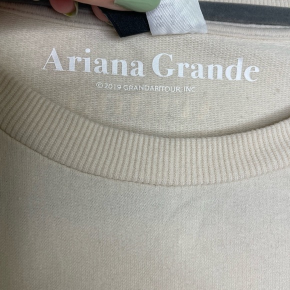ARIANA Grande cream graphic crewneck sweatshirt - Picture 5 of 7